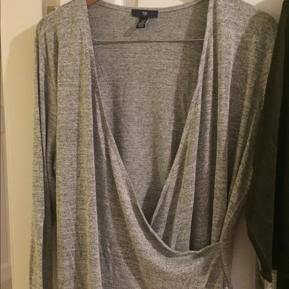 ❤️ Heathered Grey Top - Picture 3 of 4